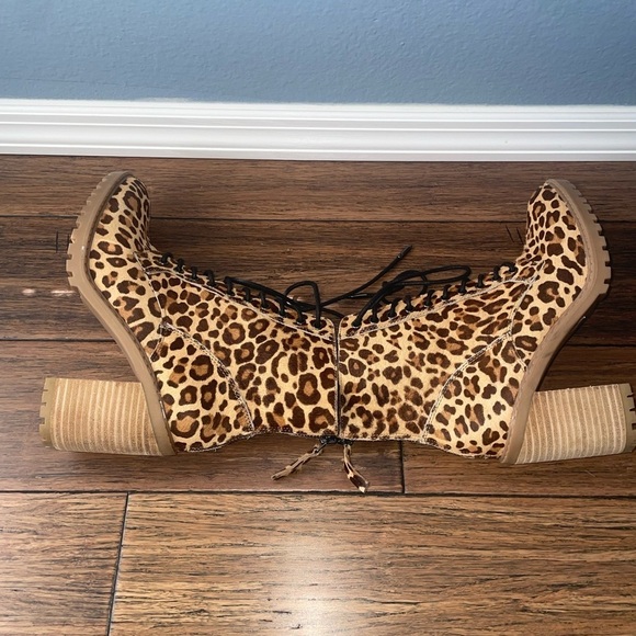 🖤Leopard Booties lace up boots chunky boots ankle boot Dolce Vita block heel - Picture 6 of 14